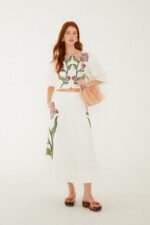 Off-White Flower Embroidered  Crop Top - Image 3