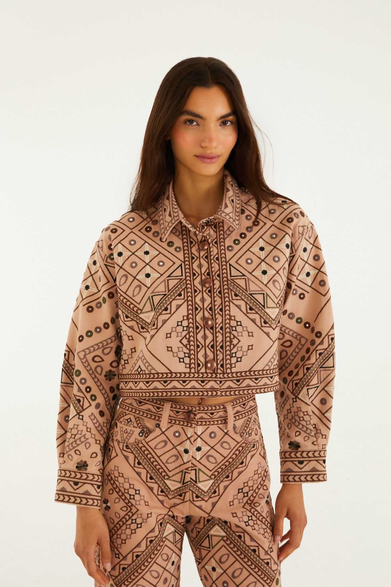 nonelie-beige-cosmopolitan-collared-crop-jacket_348743.jpg Beige Cosmopolitan Collared Crop Jacket - Image 1