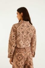 Beige Cosmopolitan Collared Crop Jacket - Image 3
