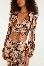 Multicolor Ammonite Ruched Long Sleeve Crop Top - Image 2