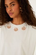 Off-White Seashell Embroidery Padded Shoulders T-Shirt - Image 4